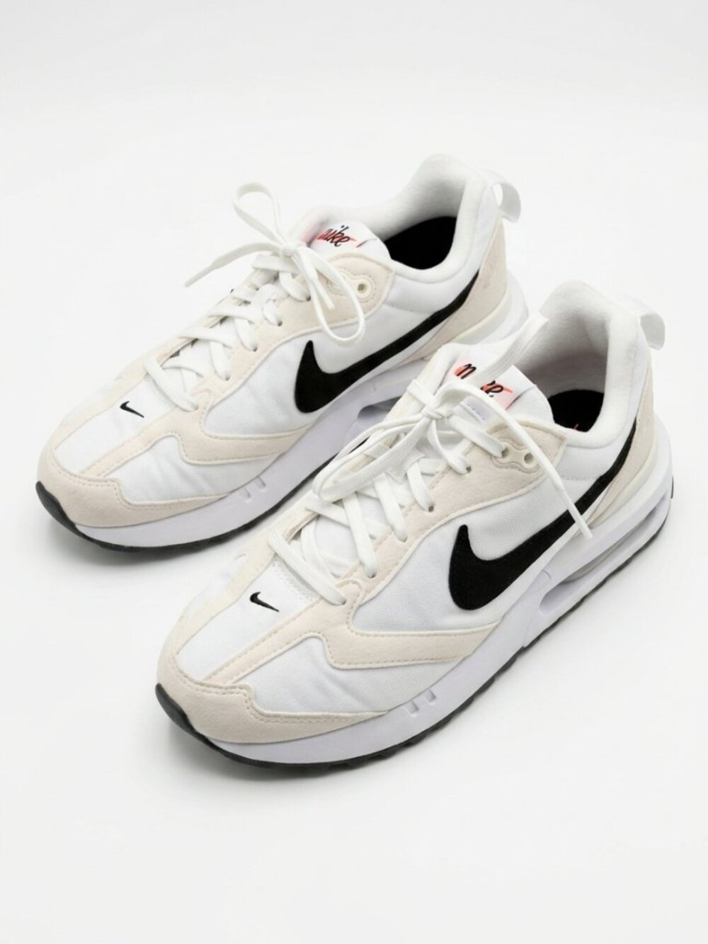 Nike Air Max Dawn White Black Size 7.5